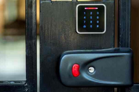 Smart Lock for Outdoor Gate1 - lock and garage
